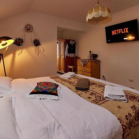Gradina Lu' Ion "A Home Away From Home" (Adults Only) Viseu de Sus Bagian luar foto